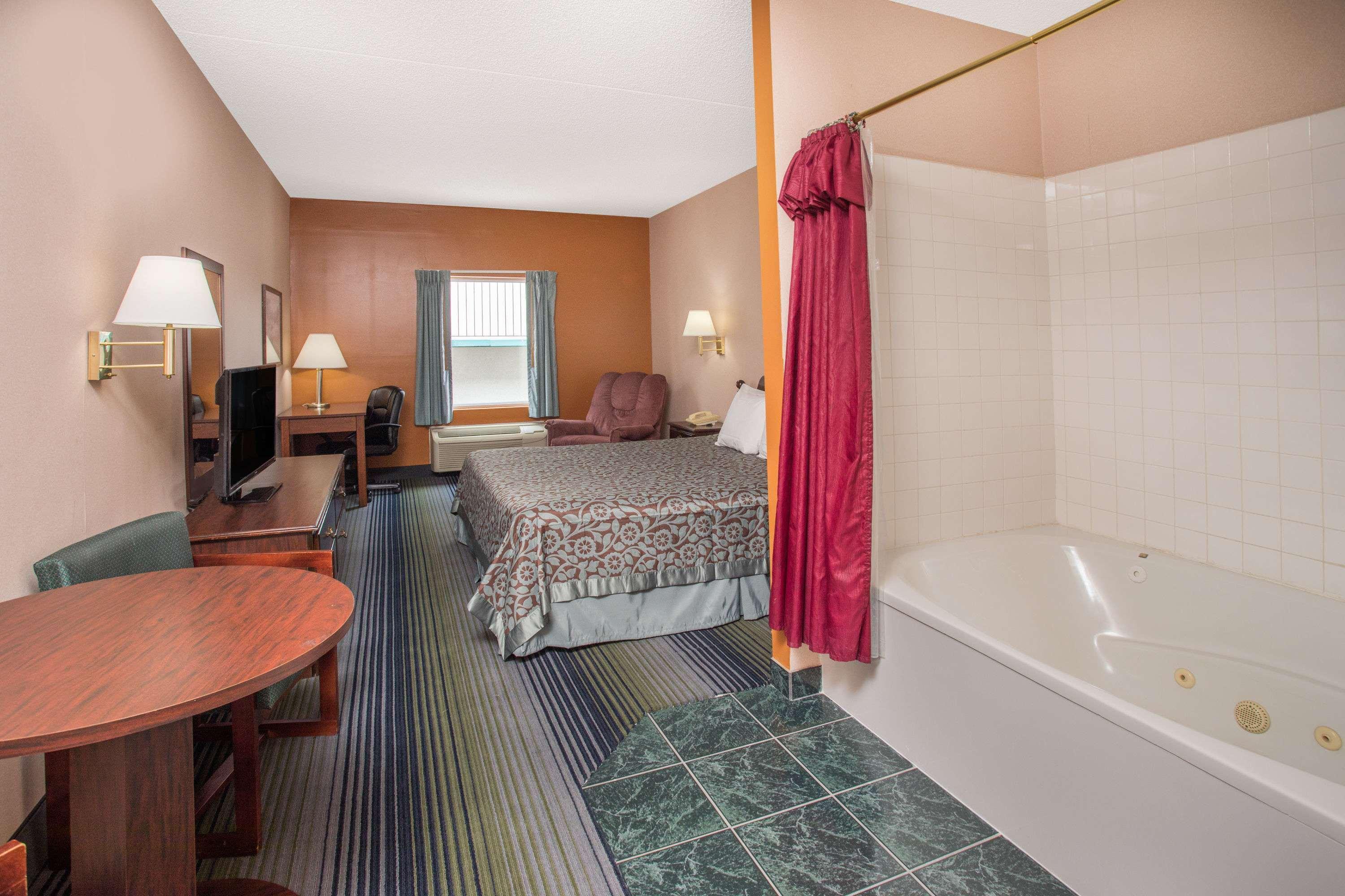 Days Inn By Wyndham Harrison Esterno foto