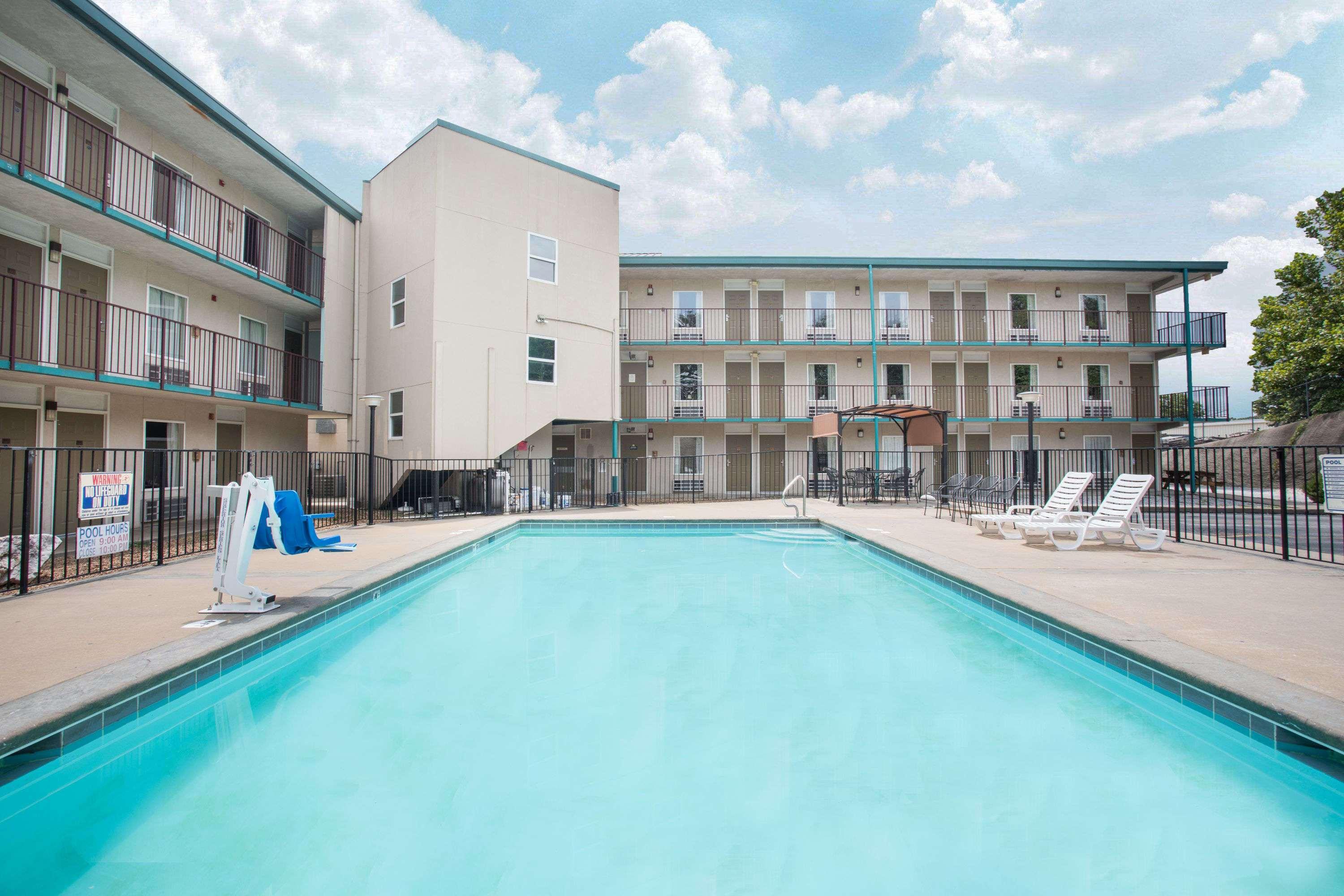 Days Inn By Wyndham Harrison Esterno foto